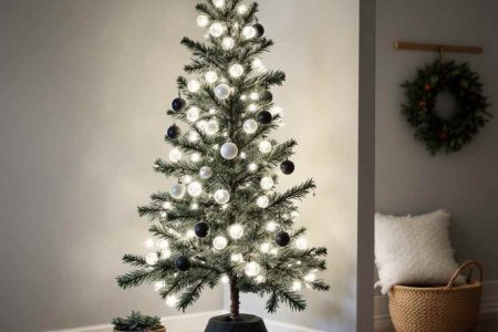 How to Select the Best Christmas Tree for Small Spaces