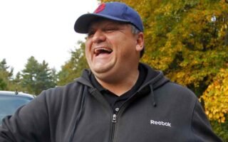 kevin carlson wzlx net worth